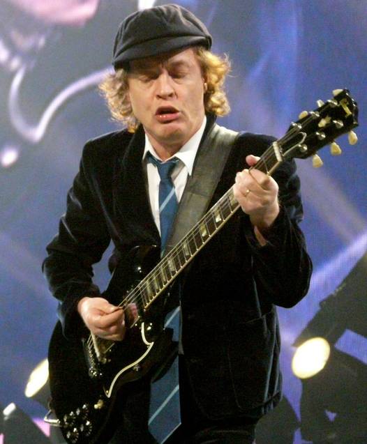 Angus Young, nacido en Glasgow