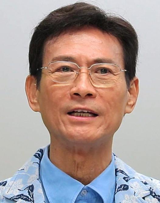 Adam Cheng, nacido en Hong Kong