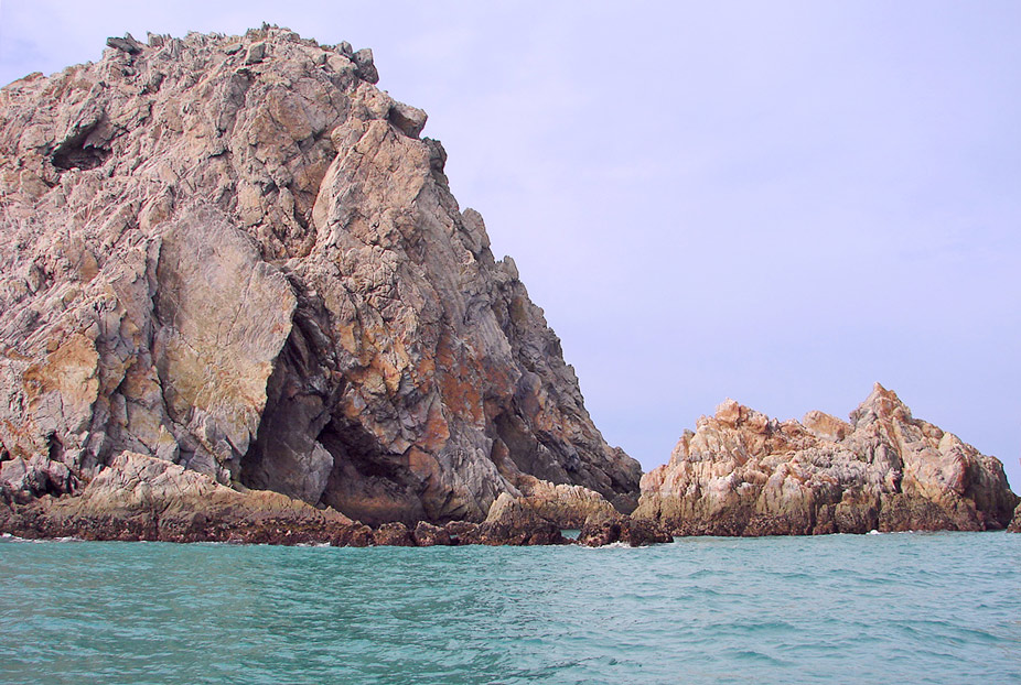 
Heuksando es una isla en el Mar Amarillo ubicada a 60 millas de la costa suroeste del puerto de Mokpo 