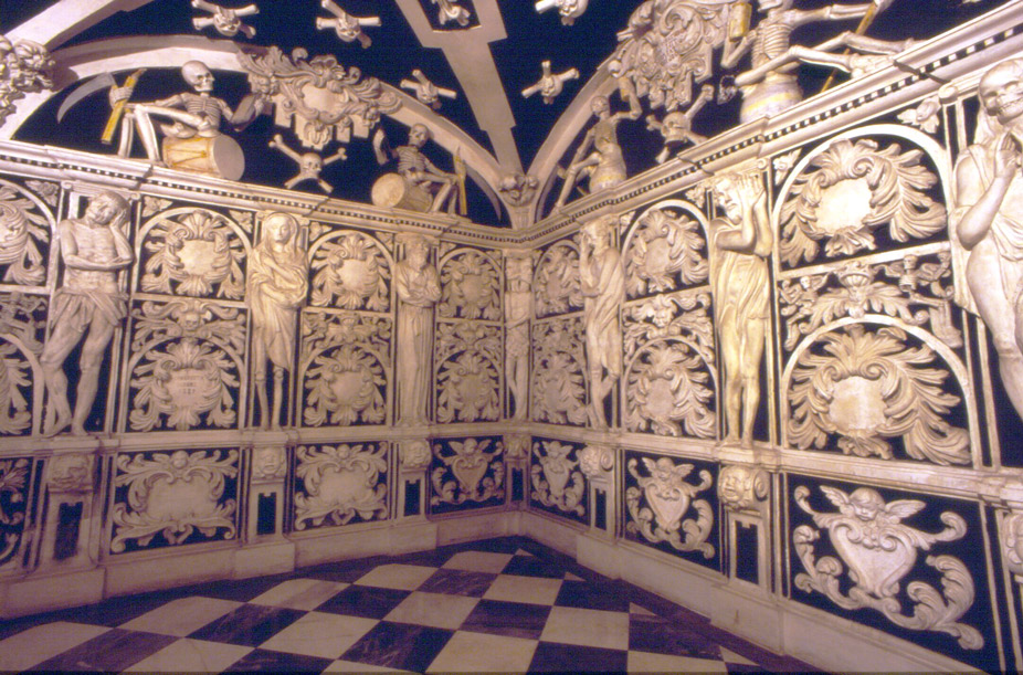 Cripta de la basílica de Santa María de la Victoria