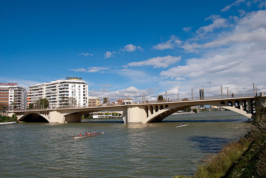 Puente de San Telmo en Sevilla