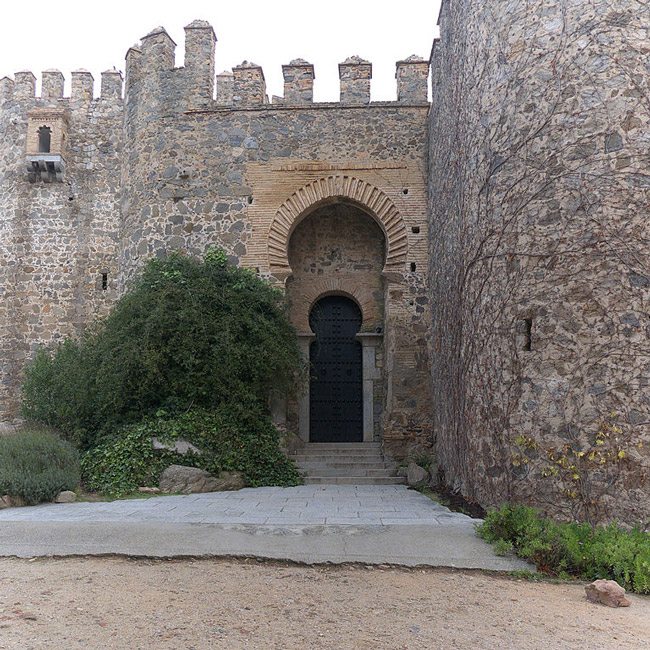 Portal en el Castillo de San Servando en Toledo