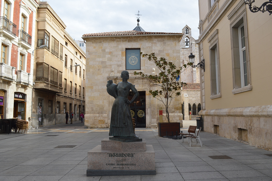 La escultura 'La Aguadora' en Palencia