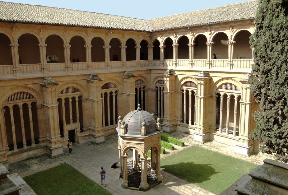 Interior del convento de San Esteban en Salamanca