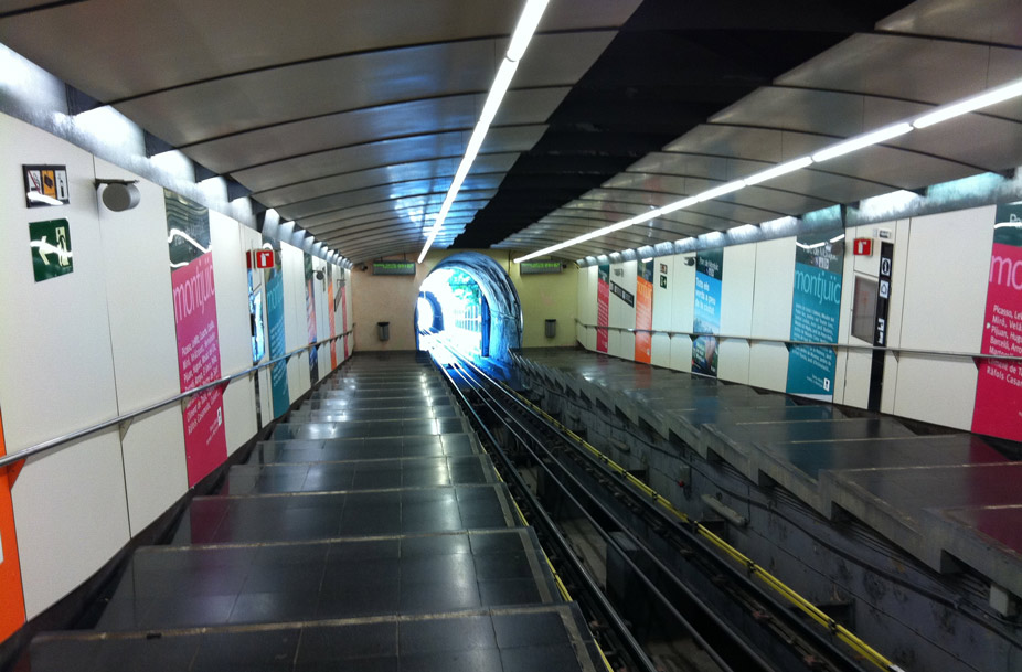 Interior de la estación de Parc de Montjuïc