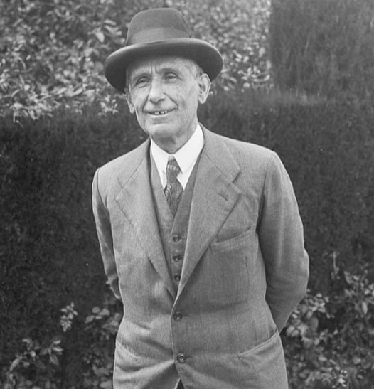 Pompeu Fabra, nacido en Barcelona