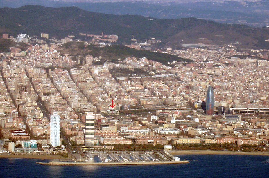 El Teatro Nacional de Cataluña desde un avión