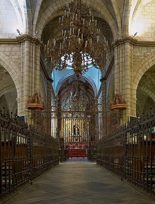Nave central de la Catedral de San Juan Bautista en Badajoz