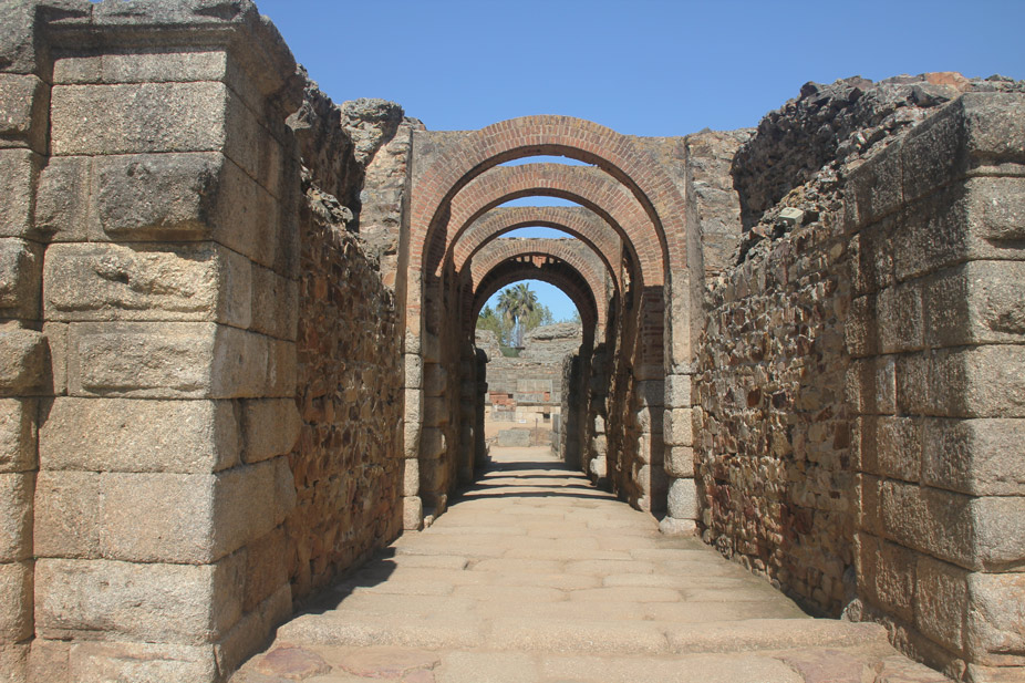 Puerta principal del Anfieteatro Romano de Mérida
