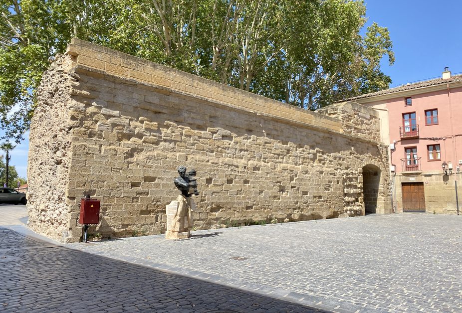 Muralla y Cubo del Revellín