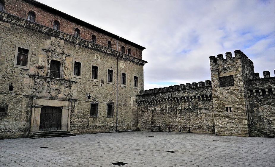 Palacio Escoriaza Esquivel