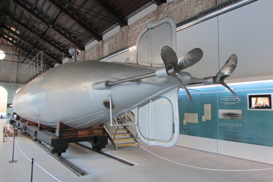 Submarino de Isaac Peral en el Museo naval de cartagena
