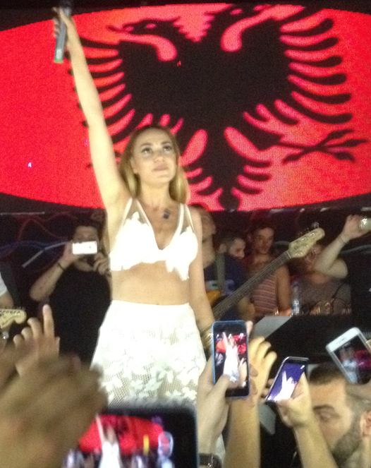 Elvana Gjata, nacida en Tirana