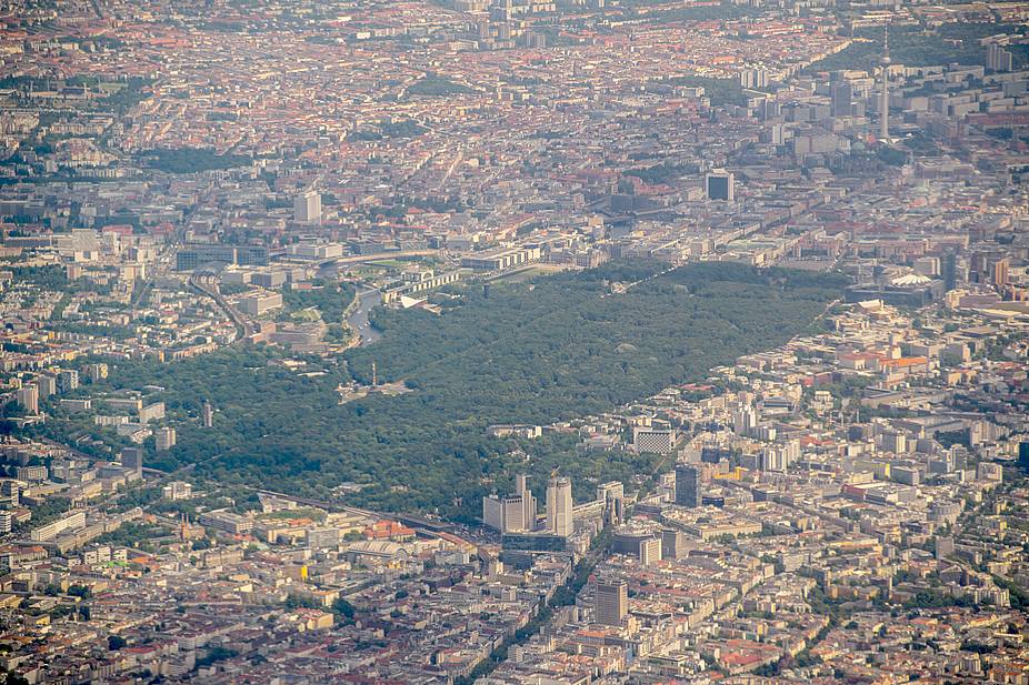 Vista aérea del Tiergarten, con la Columna de la Victoria en el centro