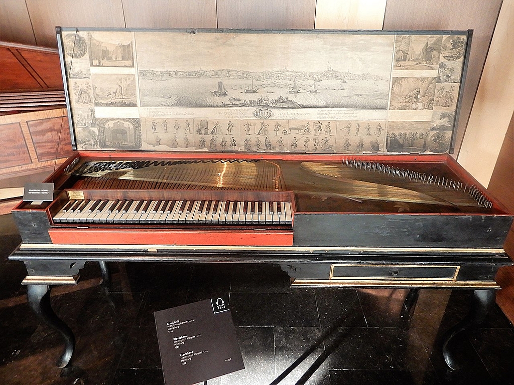 Un clavicordio de 1744 en el Museo de los instrumentos musicales