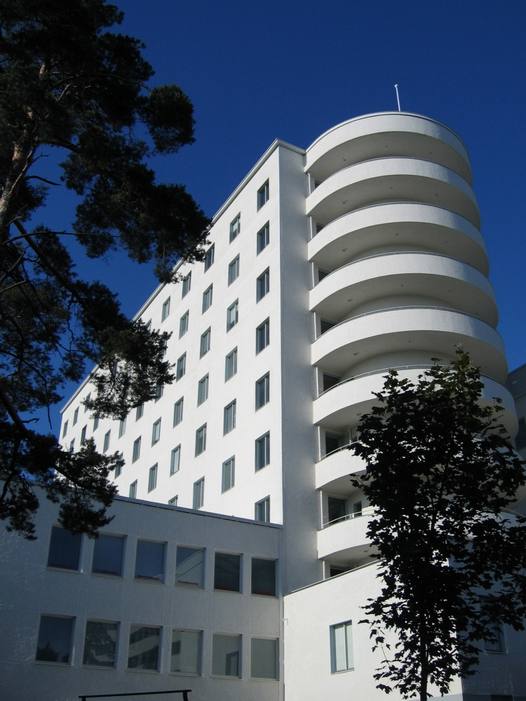 El Hospital Tilkkai en la calle Mannerheimintie