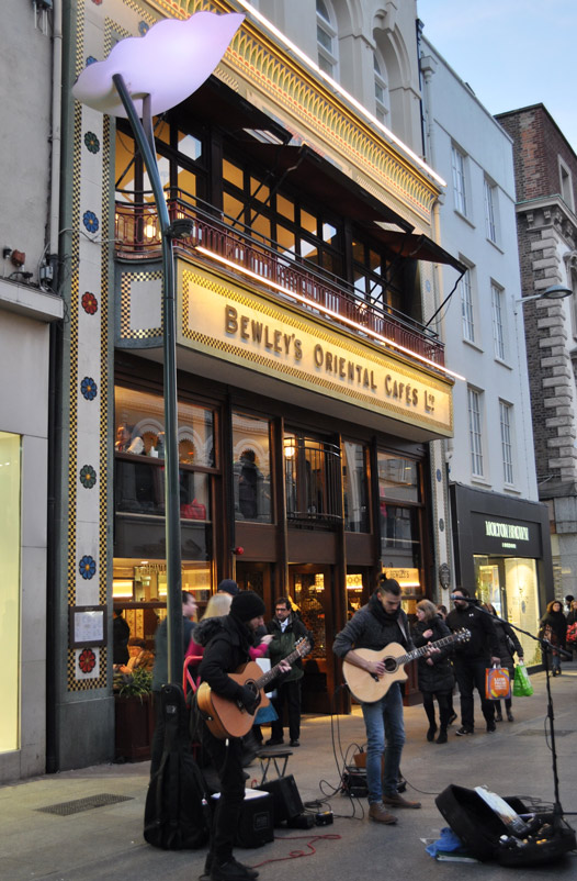 El Bewleys's Oriental Café en la calle Grafton Street en Dublín
