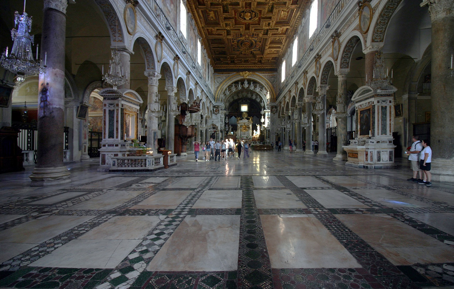 Interior de la Iglesia de Santa María en Aracoeli