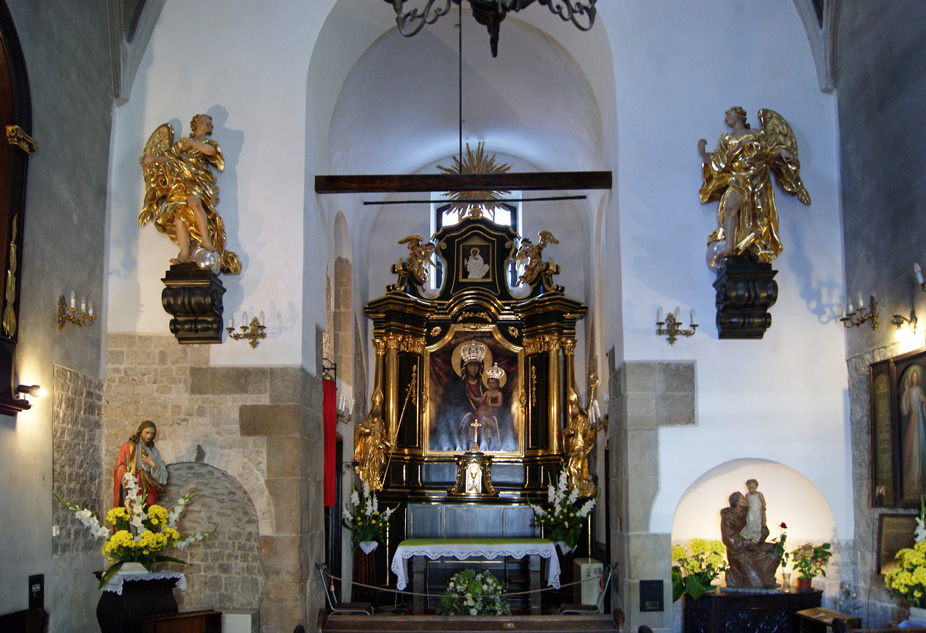 Interior de la Iglesia de San Adalberto