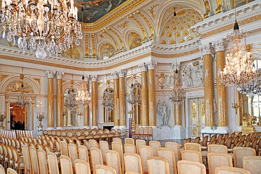 Gran salón de actos en el Castillo Real de Varsovia