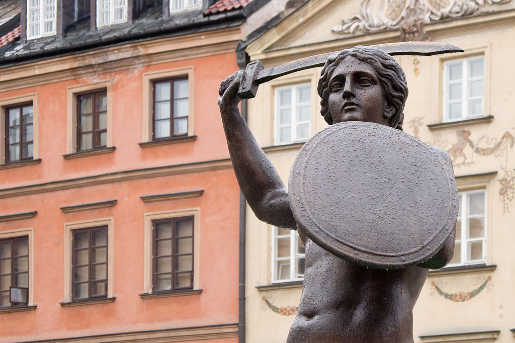 El monumento a la sirenita de cerca