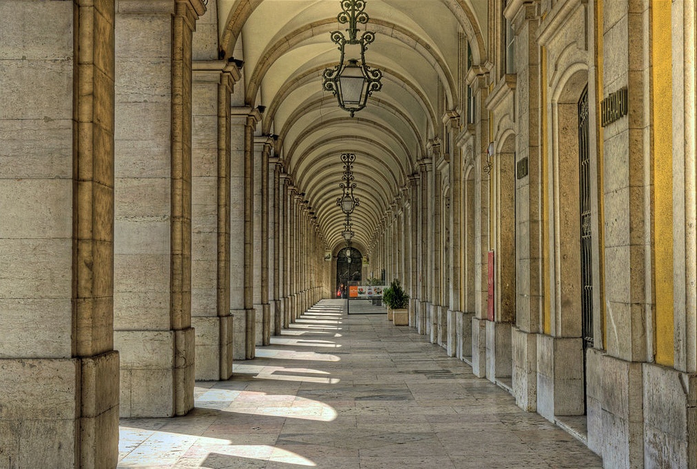 Soportales en la Plaza del Comercio