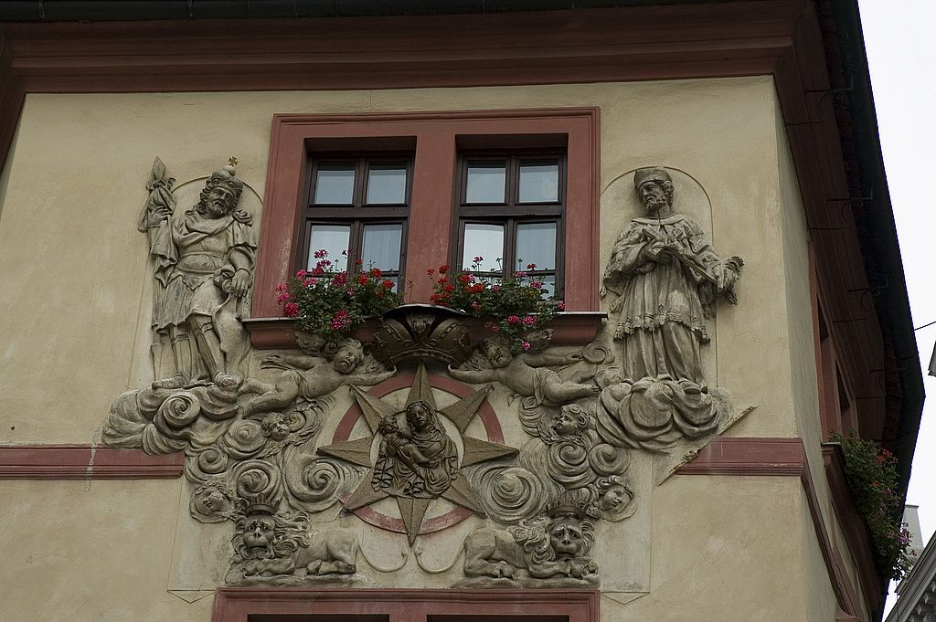 Fachada de la Casa del Pozo de Oro