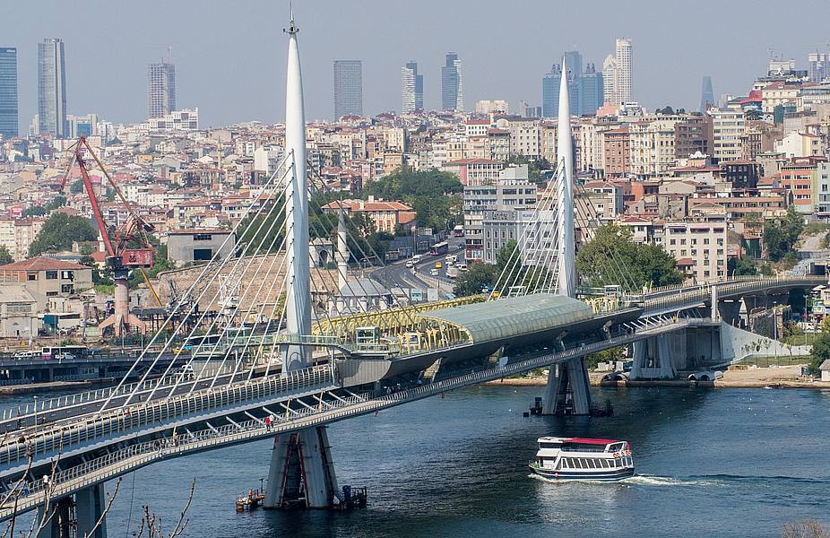 Puente del Metro del Cuerno de Oro