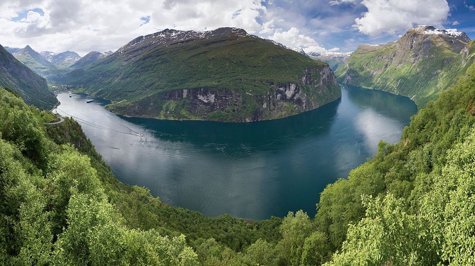 Una vista del fiordo Geiranger