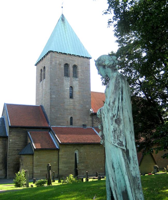 Antigua Iglesia de Aker