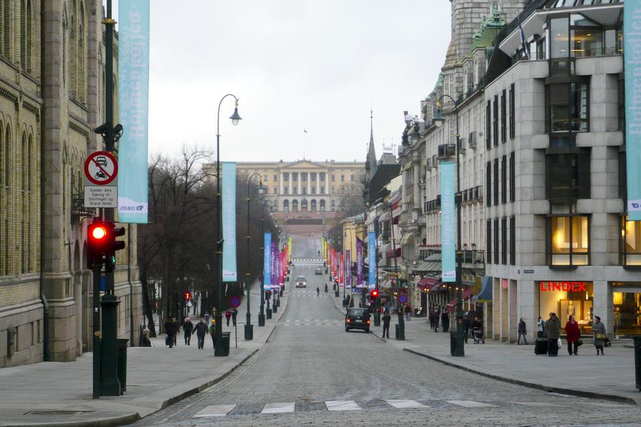 El Palacio Real visto desde la calle Karl Johans